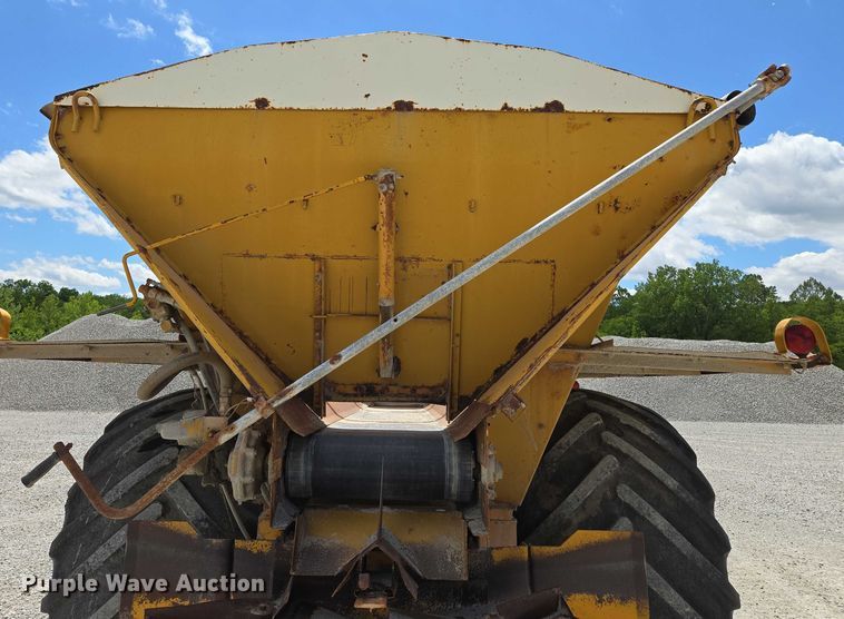 image for item EM7368 Ag-Chem 1253 spreader
