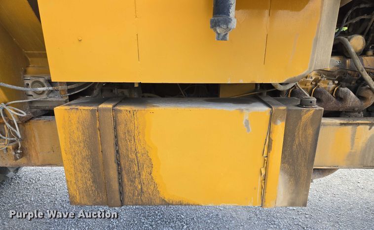 image for item EM7368 Ag-Chem 1253 spreader