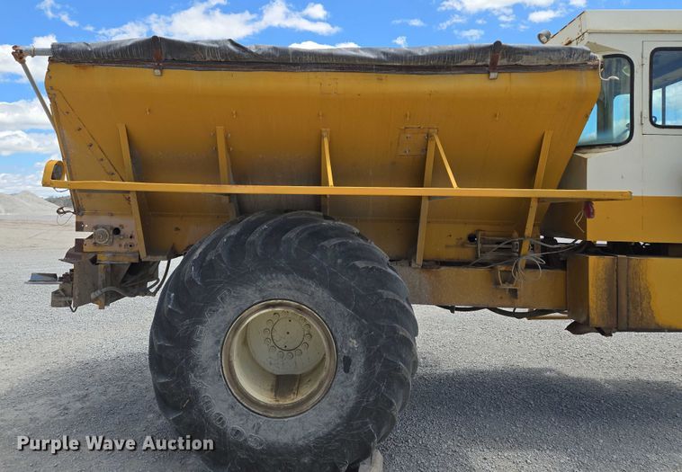 image for item EM7368 Ag-Chem 1253 spreader