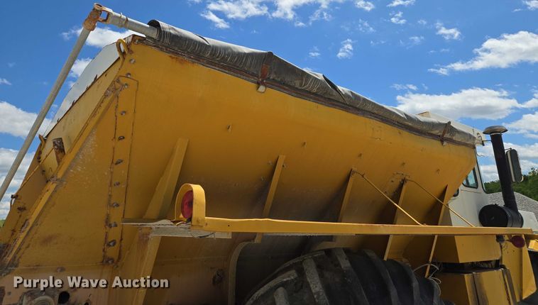 image for item EM7368 Ag-Chem 1253 spreader