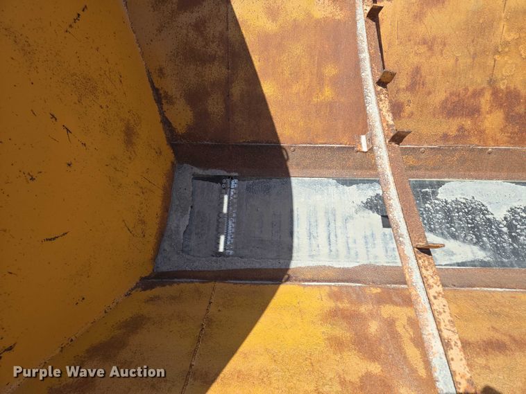 image for item EM7368 Ag-Chem 1253 spreader