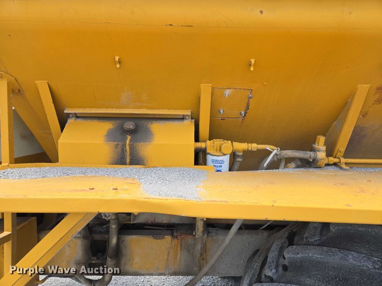 image for item EM7368 Ag-Chem 1253 spreader