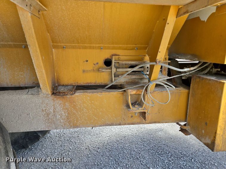 image for item EM7368 Ag-Chem 1253 spreader