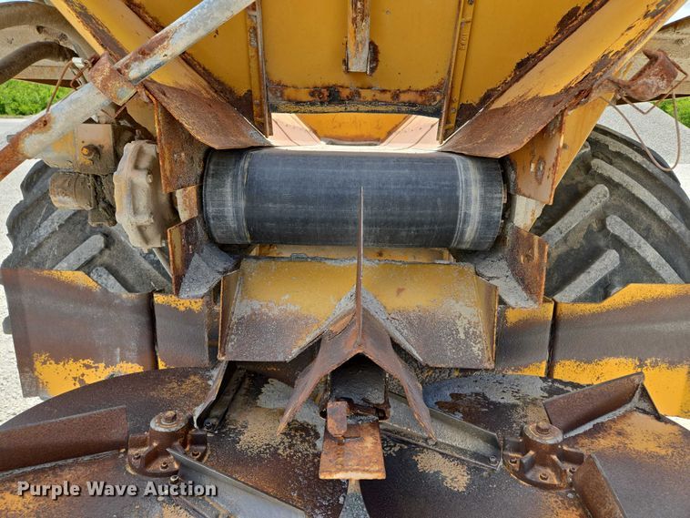 image for item EM7368 Ag-Chem 1253 spreader