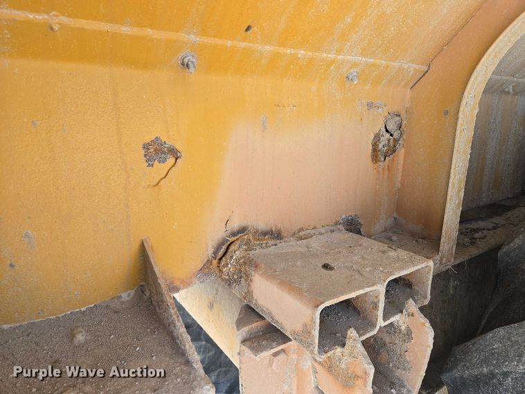 image for item EM7368 Ag-Chem 1253 spreader