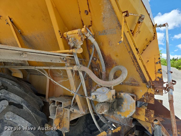 image for item EM7368 Ag-Chem 1253 spreader