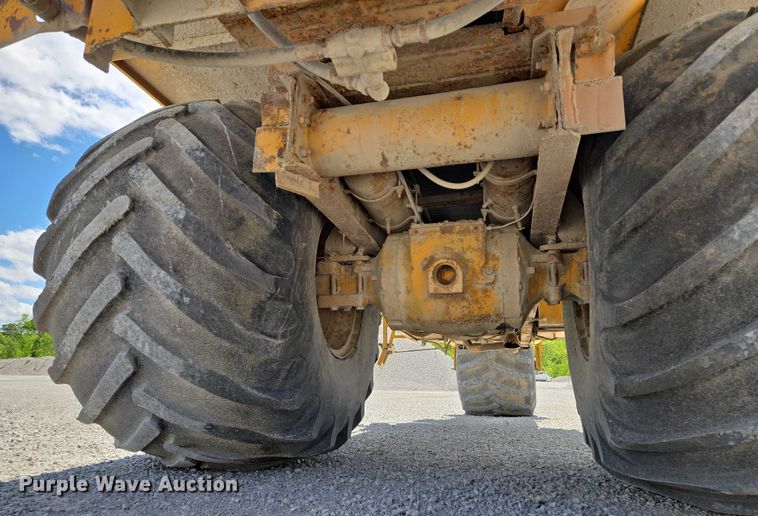 image for item EM7368 Ag-Chem 1253 spreader