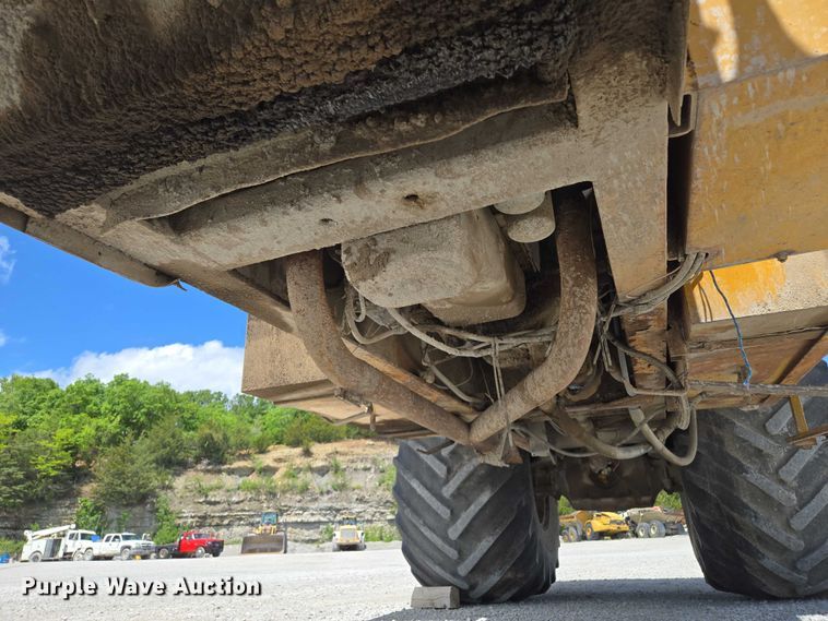 image for item EM7368 Ag-Chem 1253 spreader