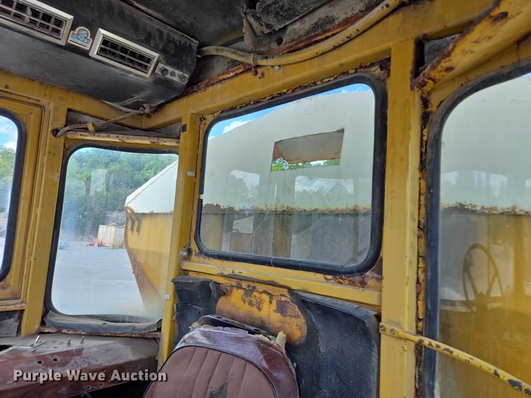 image for item EM7368 Ag-Chem 1253 spreader