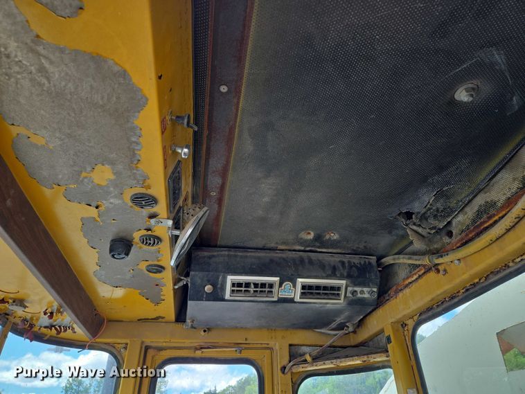 image for item EM7368 Ag-Chem 1253 spreader