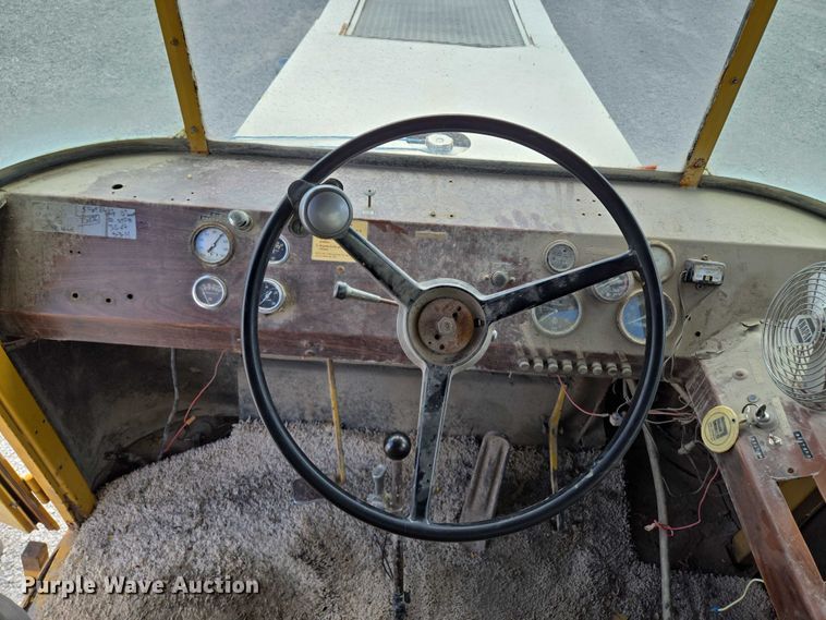 image for item EM7368 Ag-Chem 1253 spreader