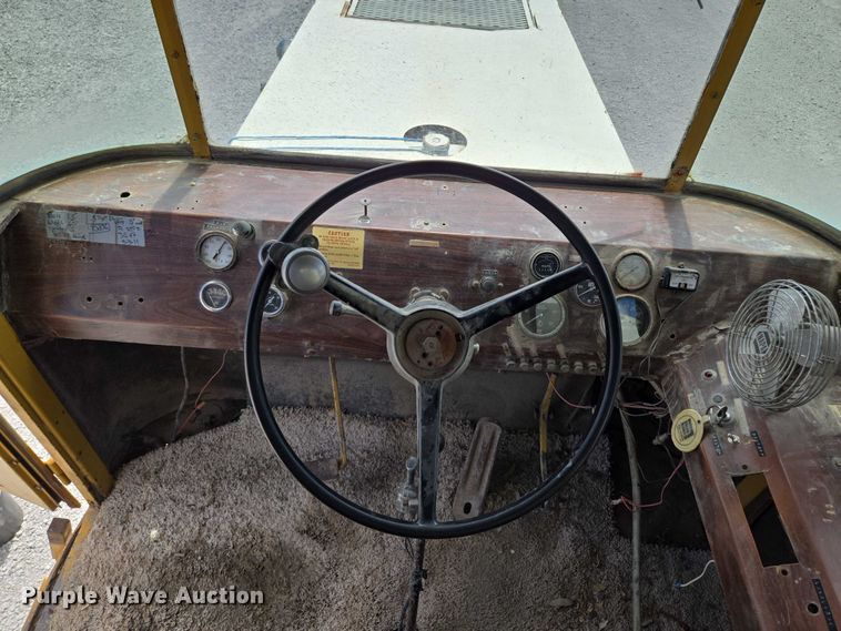 image for item EM7368 Ag-Chem 1253 spreader