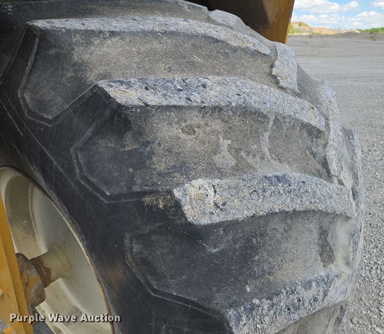 image for item EM7368 Ag-Chem 1253 spreader