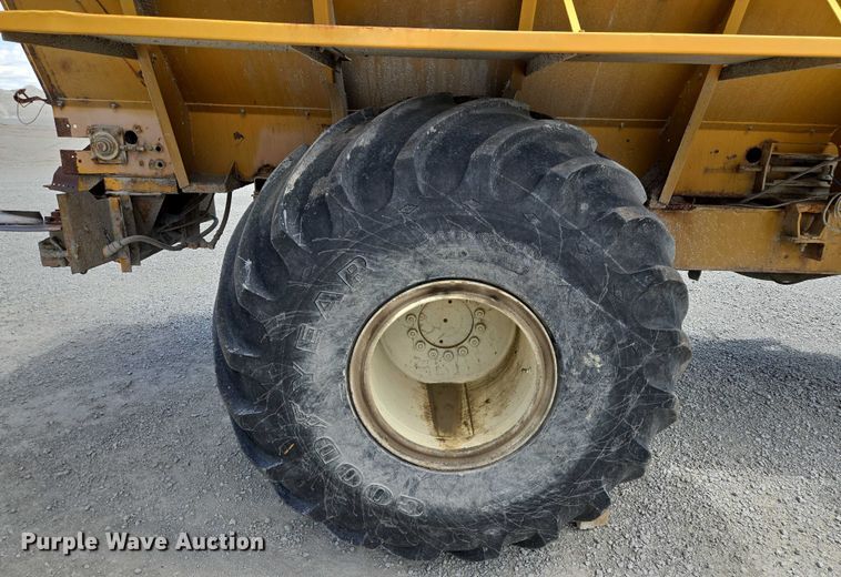 image for item EM7368 Ag-Chem 1253 spreader