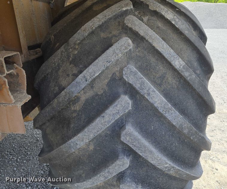 image for item EM7368 Ag-Chem 1253 spreader