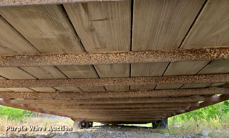 image for item EM7373 2001 Travalong livestock trailer