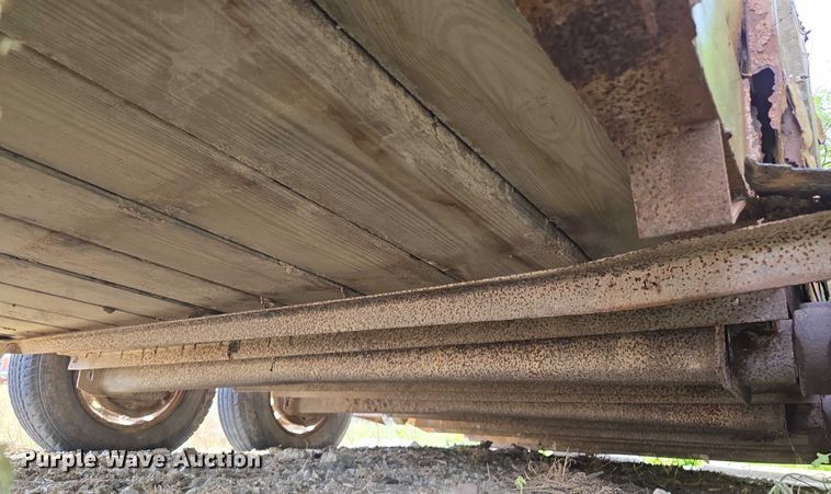 image for item EM7373 2001 Travalong livestock trailer