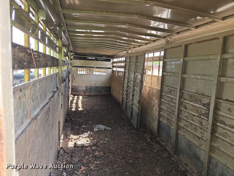 image for item EM7373 2001 Travalong livestock trailer
