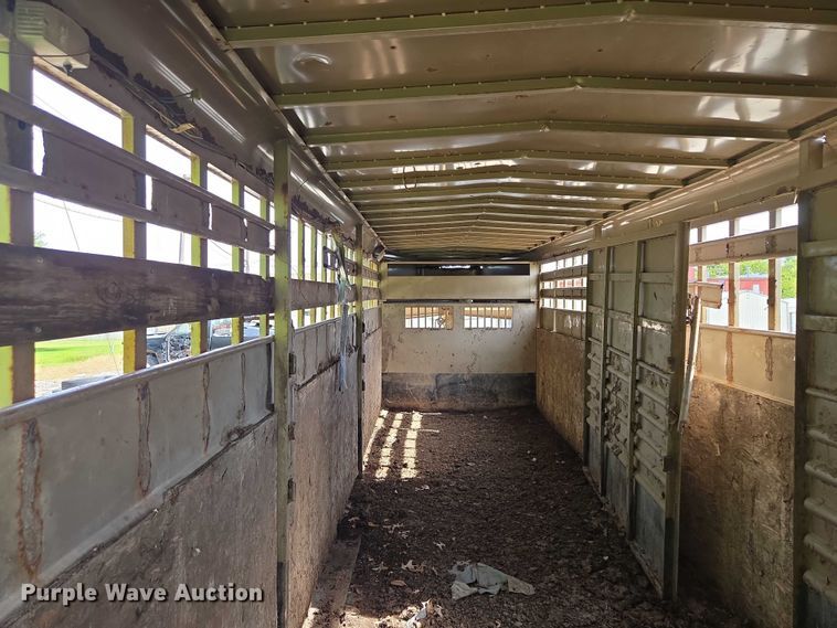 image for item EM7373 2001 Travalong livestock trailer