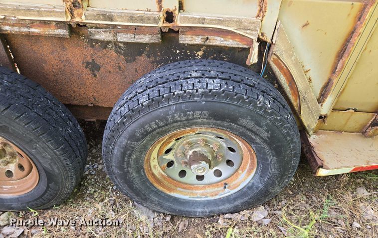 image for item EM7373 2001 Travalong livestock trailer