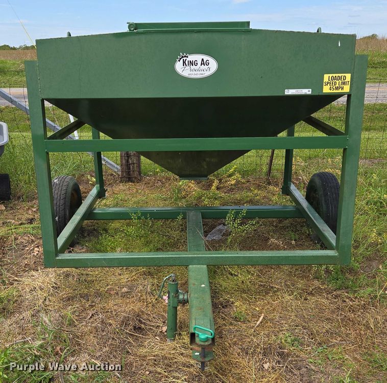 image for item EM7379 King Ag feed wagon