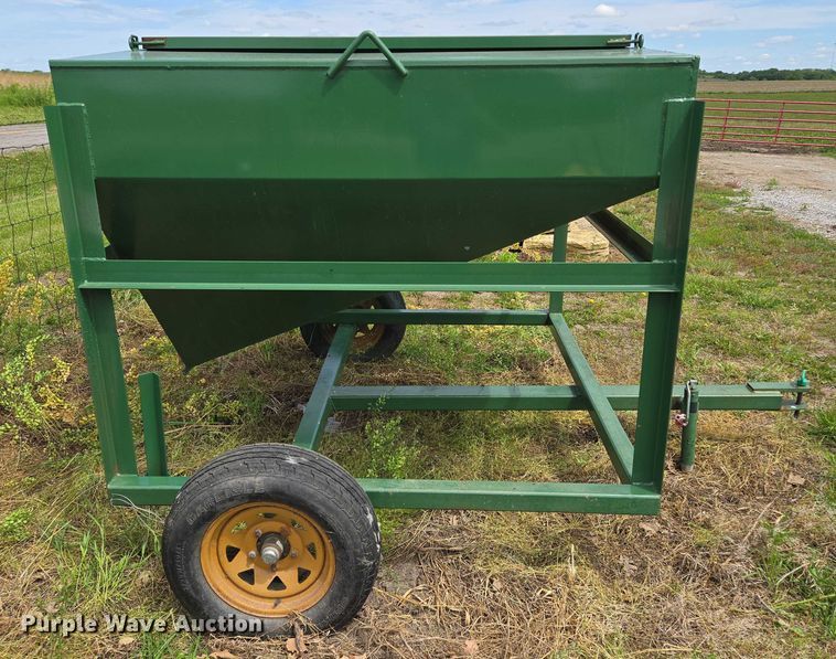 image for item EM7379 King Ag feed wagon