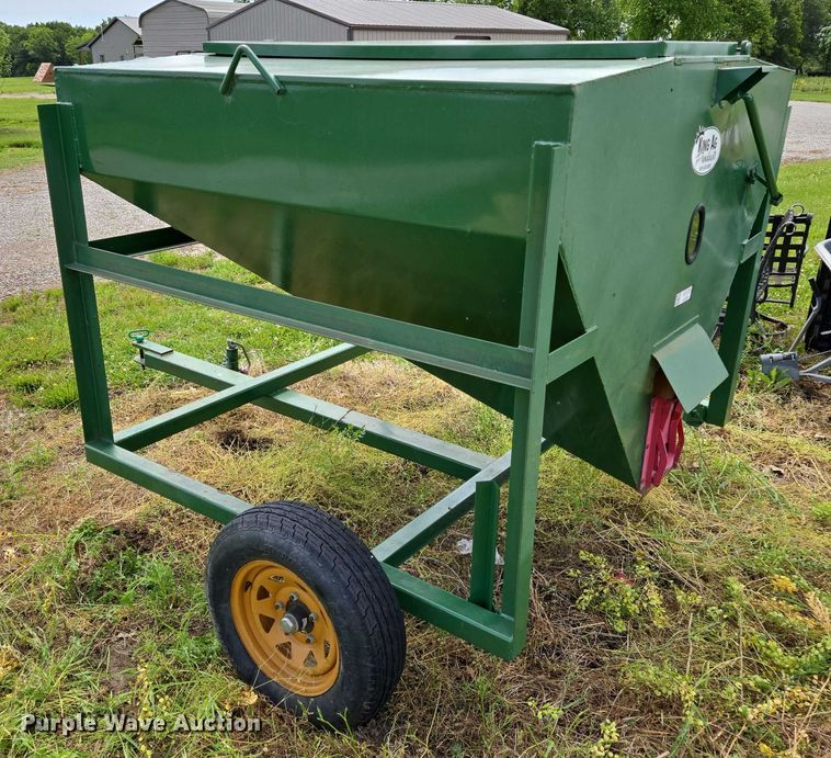 image for item EM7379 King Ag feed wagon