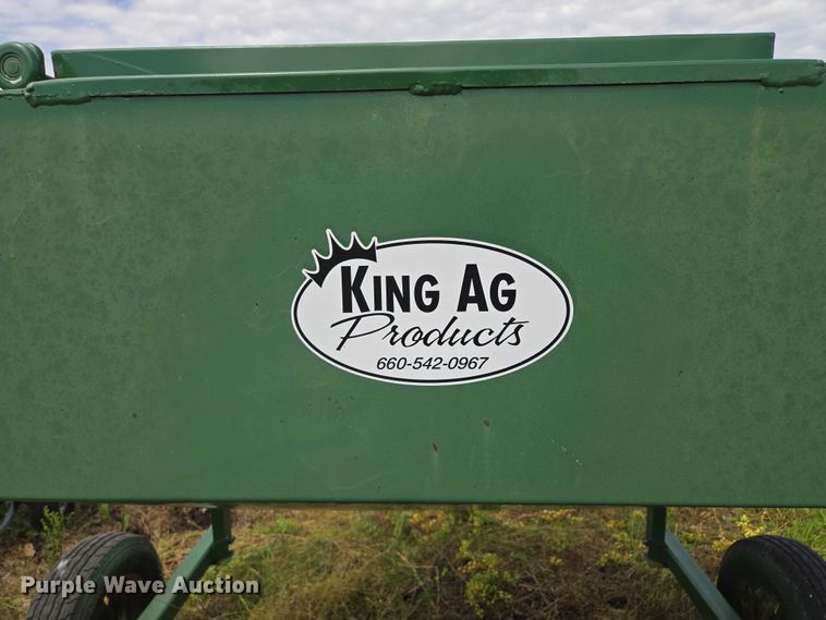 image for item EM7379 King Ag feed wagon