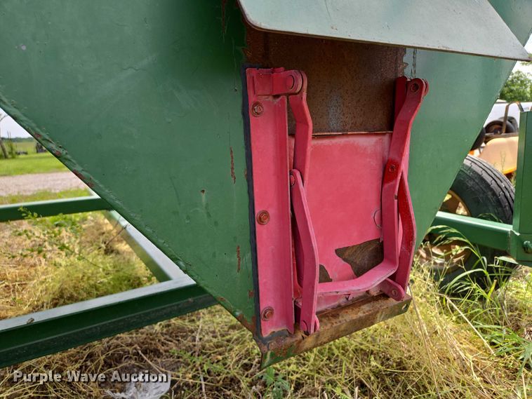 image for item EM7379 King Ag feed wagon