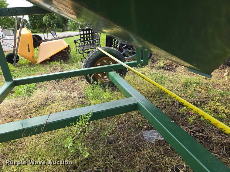 image for item EM7379 King Ag feed wagon