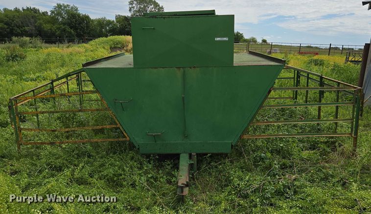 image for item EM7381 Livestock feeder 