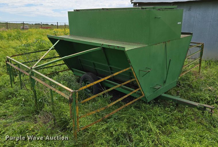 image for item EM7381 Livestock feeder 