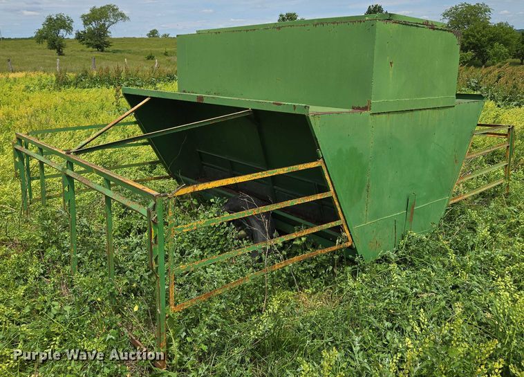 image for item EM7381 Livestock feeder 