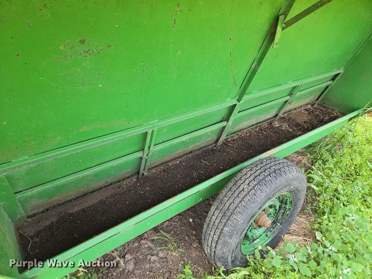 image for item EM7381 Livestock feeder 