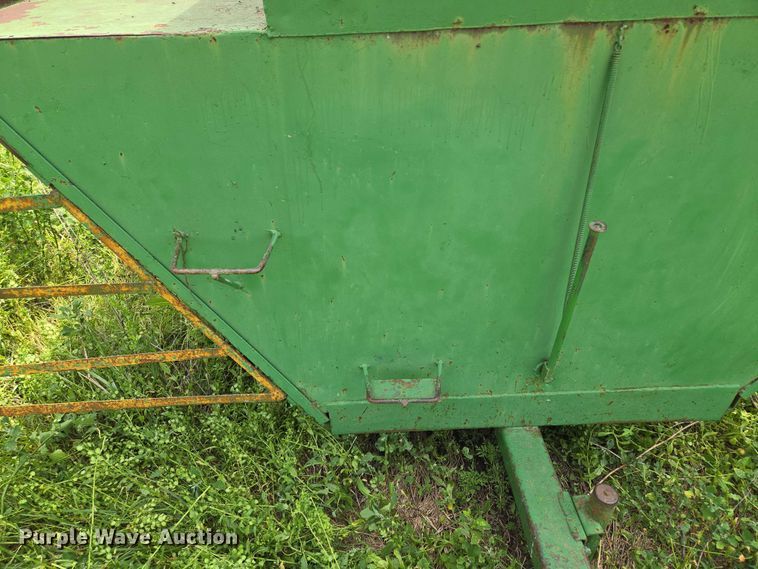 image for item EM7381 Livestock feeder 