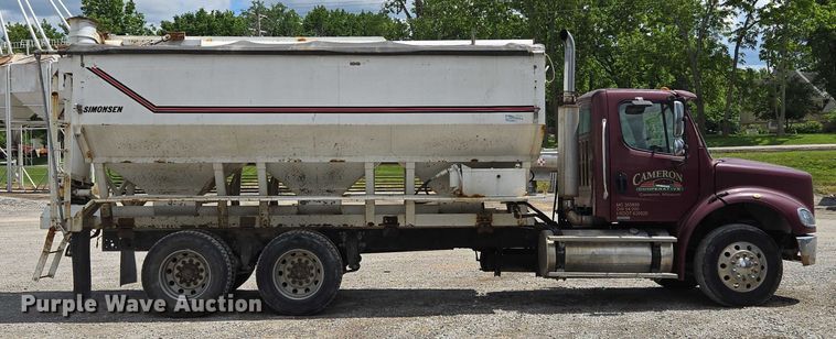 image for item EM7428 2005 Freightliner Business Class M2 fertilizer delivery truck