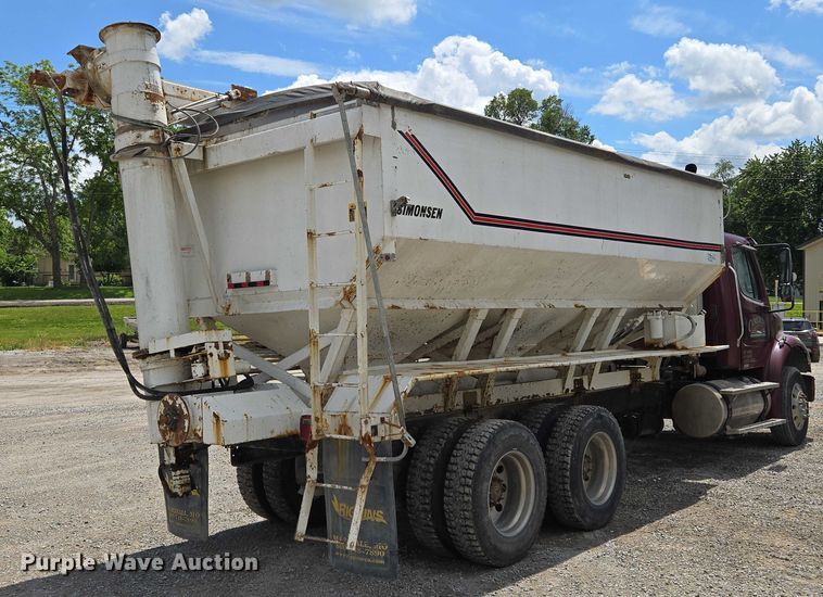 image for item EM7428 2005 Freightliner Business Class M2 fertilizer delivery truck