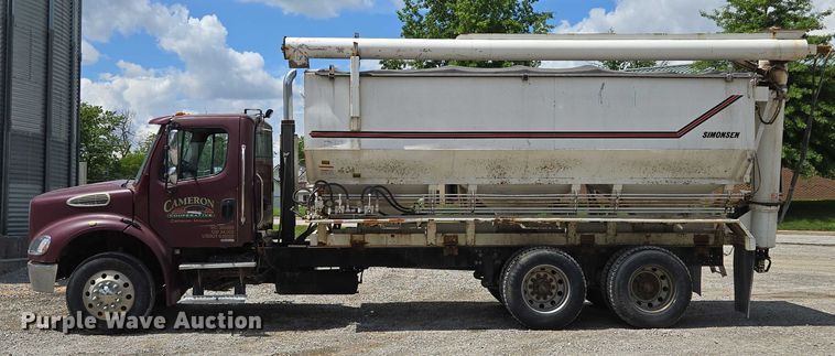 image for item EM7428 2005 Freightliner Business Class M2 fertilizer delivery truck