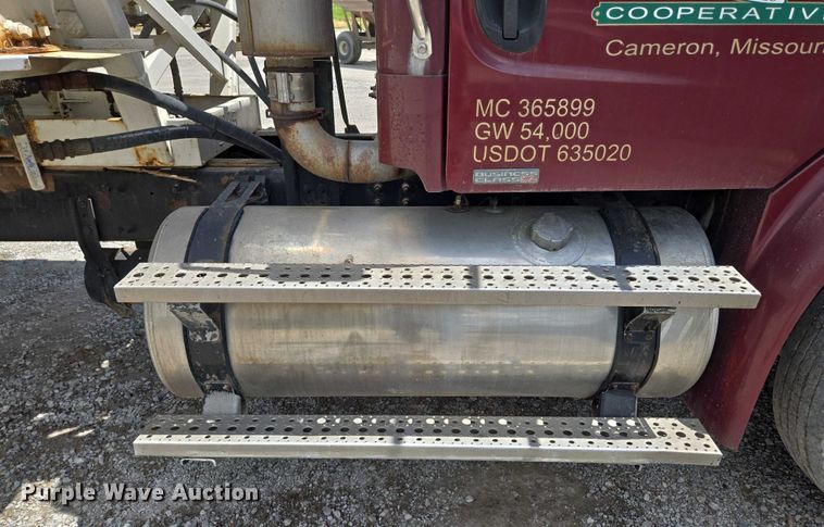 image for item EM7428 2005 Freightliner Business Class M2 fertilizer delivery truck