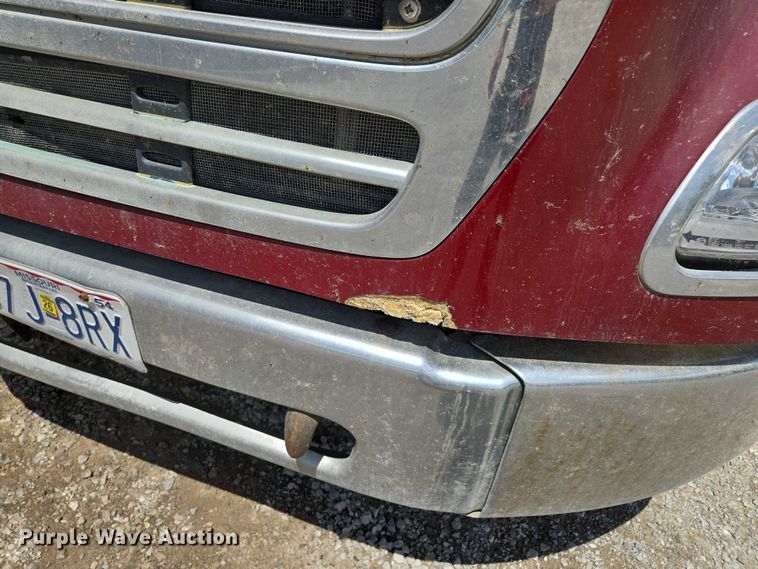 image for item EM7428 2005 Freightliner Business Class M2 fertilizer delivery truck