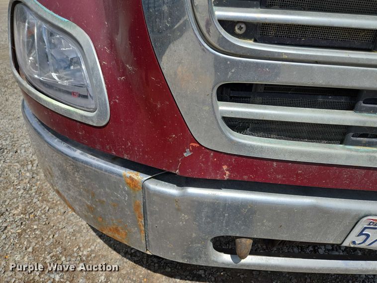 image for item EM7428 2005 Freightliner Business Class M2 fertilizer delivery truck