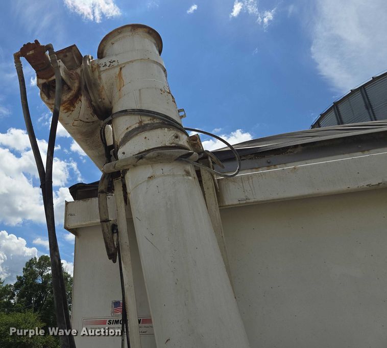 image for item EM7428 2005 Freightliner Business Class M2 fertilizer delivery truck