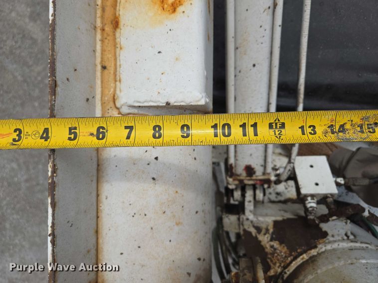 image for item EM7428 2005 Freightliner Business Class M2 fertilizer delivery truck