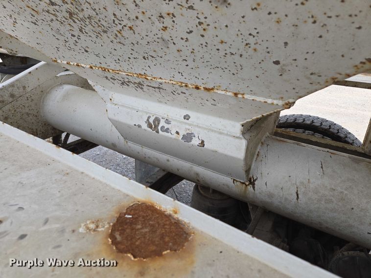 image for item EM7428 2005 Freightliner Business Class M2 fertilizer delivery truck