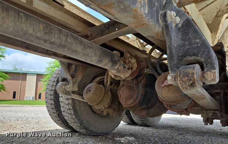 image for item EM7428 2005 Freightliner Business Class M2 fertilizer delivery truck