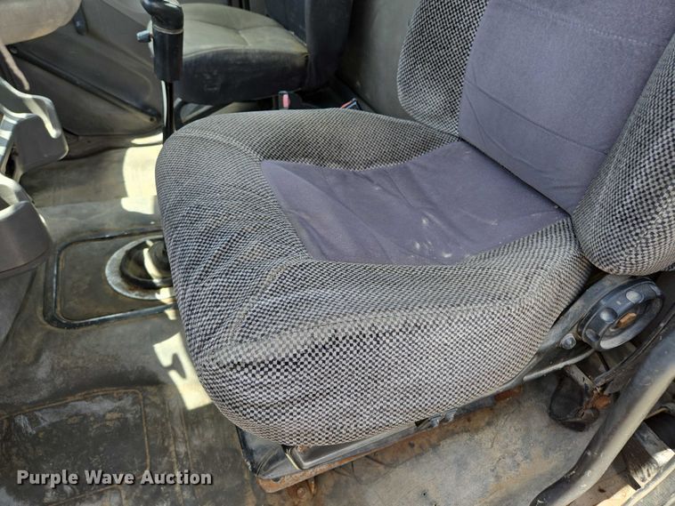 image for item EM7428 2005 Freightliner Business Class M2 fertilizer delivery truck