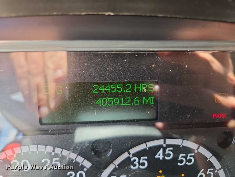 image for item EM7428 2005 Freightliner Business Class M2 fertilizer delivery truck