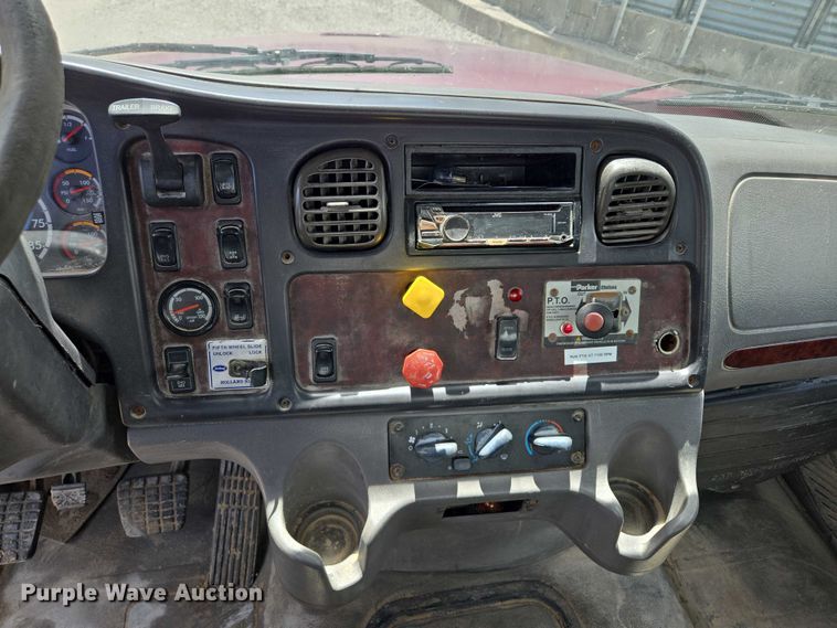 image for item EM7428 2005 Freightliner Business Class M2 fertilizer delivery truck