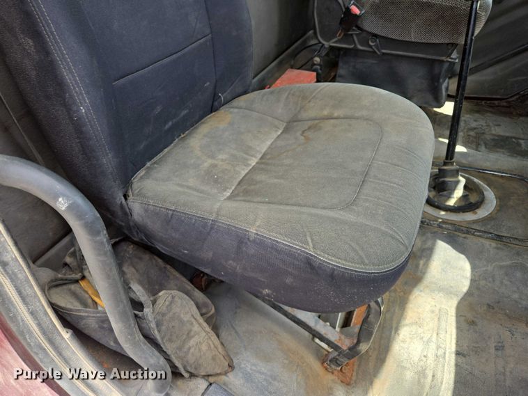 image for item EM7428 2005 Freightliner Business Class M2 fertilizer delivery truck