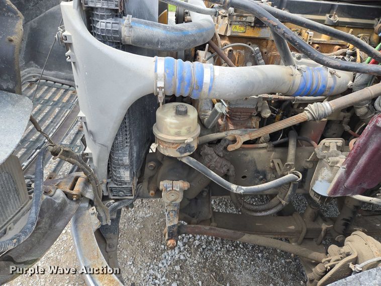 image for item EM7428 2005 Freightliner Business Class M2 fertilizer delivery truck